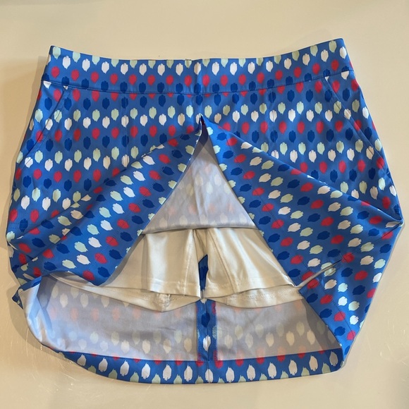 Vineyard Vines Performance Skort - Picture 5 of 6